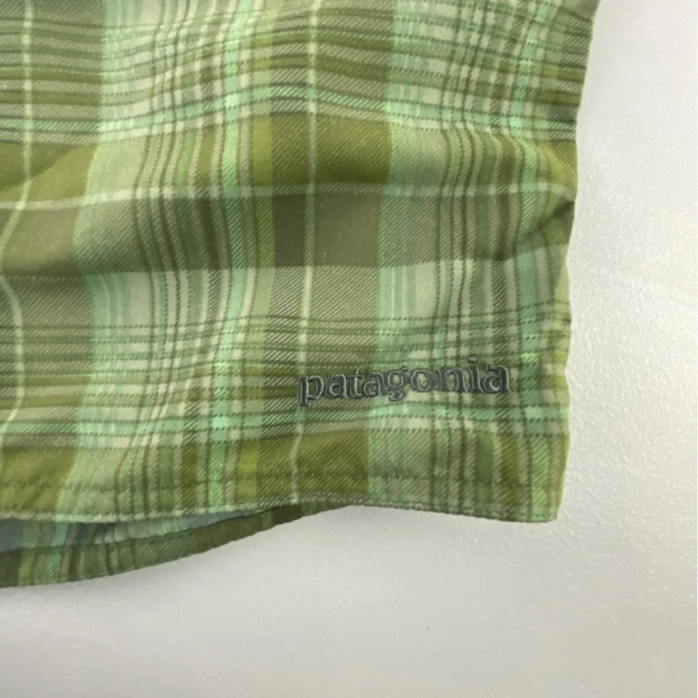 Patagonia green plaid wayfarer board short swim trunks, 34